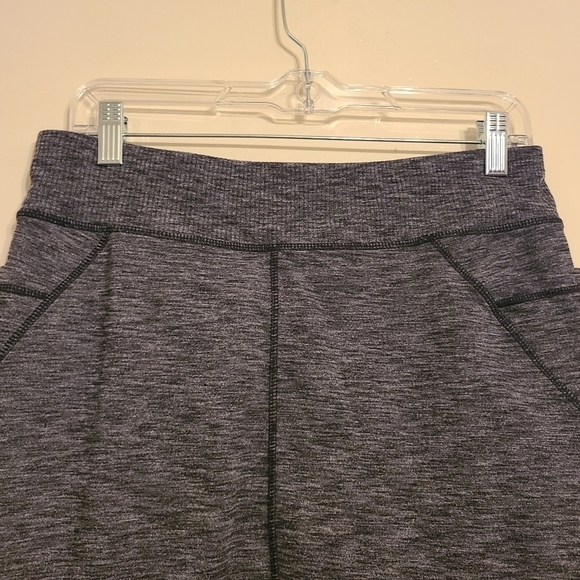 Athleta | Women's Heather Gray Athleisure Excursion Skorts (Size Medium) - Picture 3 of 9